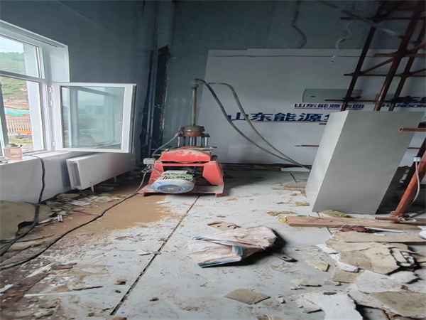 大观地基基础下沉墙体裂缝加固注浆顶升施工