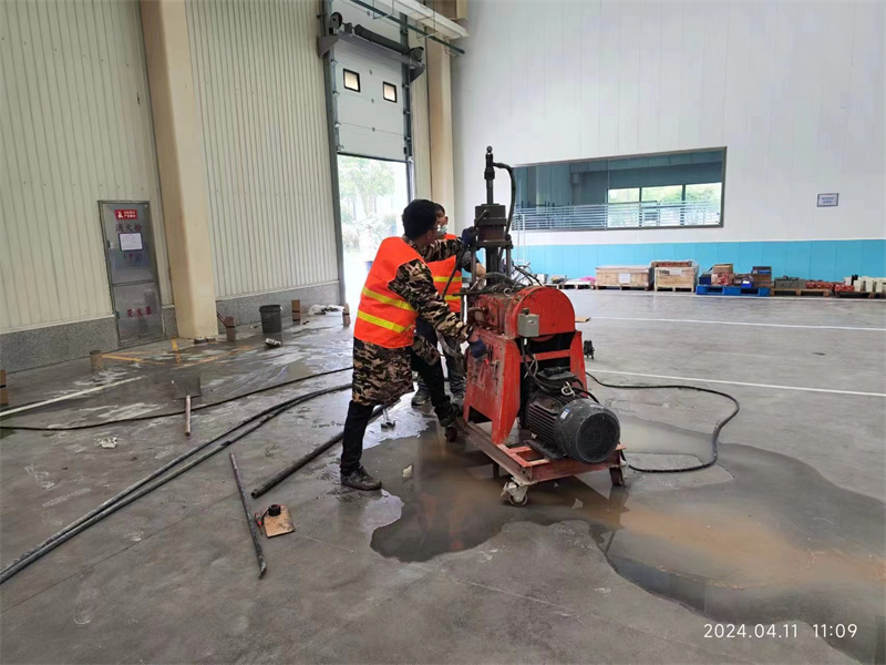 大观厂房地面下沉塌陷注浆加固施工